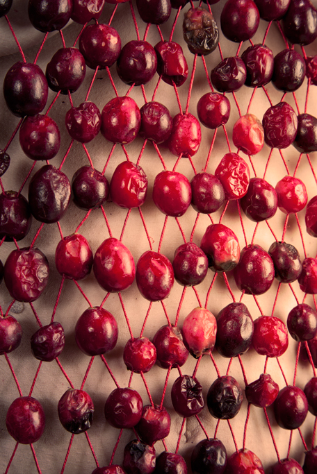 The Cranberry weave is based on a simple multi-strand technique.